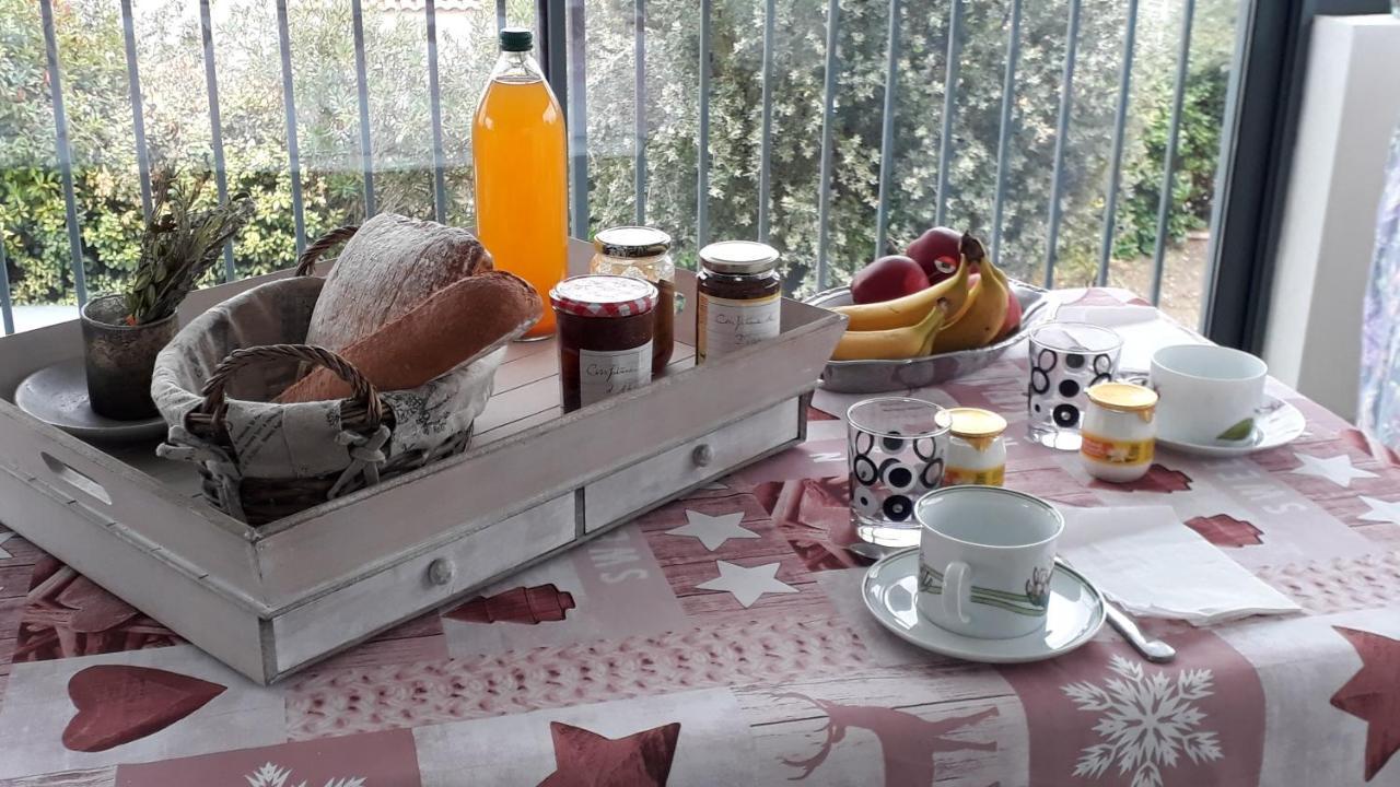 Domaine De La Clotte Bed and Breakfast Roquefort-des-Corbières Εξωτερικό φωτογραφία